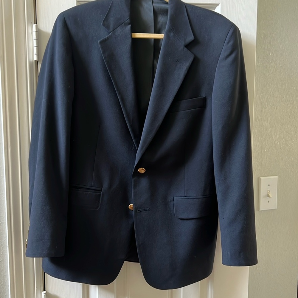 Navy blue boys blazer. Wally’s. Size 20.